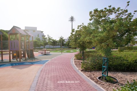 Villa in Dubai 4 bedrooms, 257 sq.m. № 10717 - photo 8
