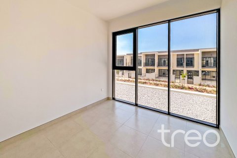 Adosado en Town Square, Dubai, 3 dormitorios, 197.98 m², № 124749 - foto 3