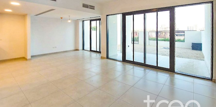 Adosado en Town Square, Dubai, 3 dormitorios, 197.98 m², № 124749