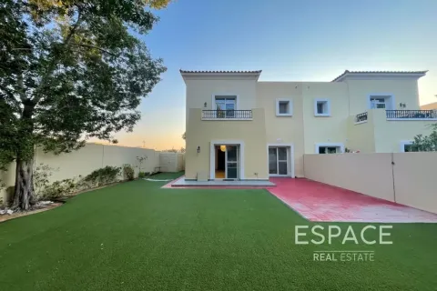 فيلا في البحيرات, دبي 3 غرف نوم, 223 م² رقم 122697
