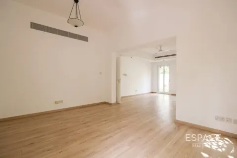 فيلا في البحيرات, دبي 4 غرف نوم, 254 م² رقم 122698 - صورة 12
