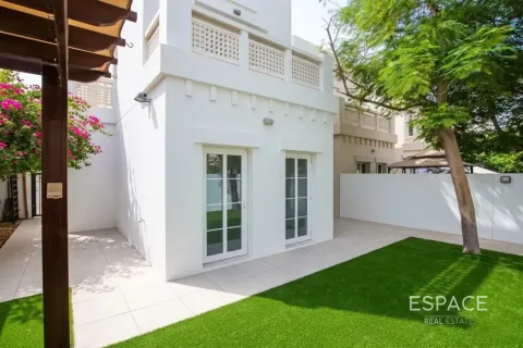 فيلا في البحيرات, دبي 4 غرف نوم, 254 م² رقم 122698 - صورة 2