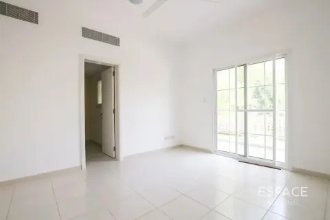 فيلا في البحيرات, دبي 4 غرف نوم, 254 م² رقم 122698 - صورة 11
