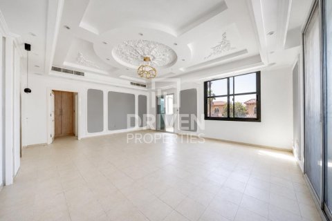 Villa in Falcon City of Wonders, Dubai 5 bedrooms, 540.14 sq.m. № 127736 - photo 9
