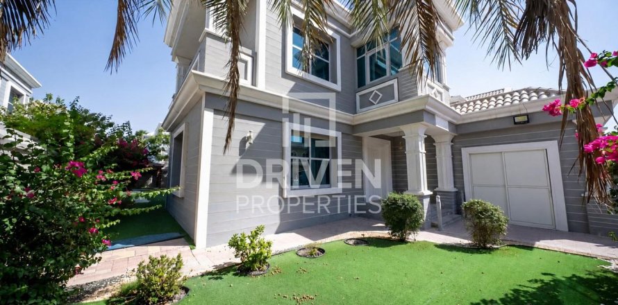 Villa in Falcon City of Wonders, Dubai 5 bedrooms, 540.14 sq.m. № 127736