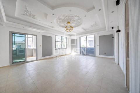 Villa in Falcon City of Wonders, Dubai 5 bedrooms, 540.14 sq.m. № 127736 - photo 10