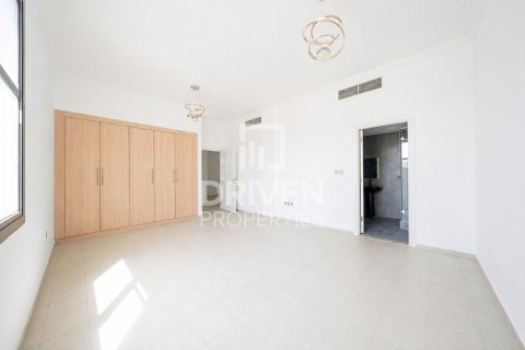 Villa in Falcon City of Wonders, Dubai 5 bedrooms, 540.14 sq.m. № 127736 - photo 12