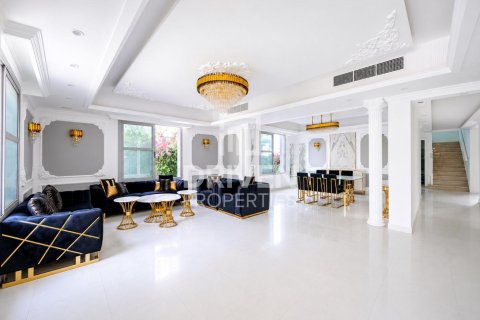 Villa in Falcon City of Wonders, Dubai 5 bedrooms, 540.14 sq.m. № 127736 - photo 2