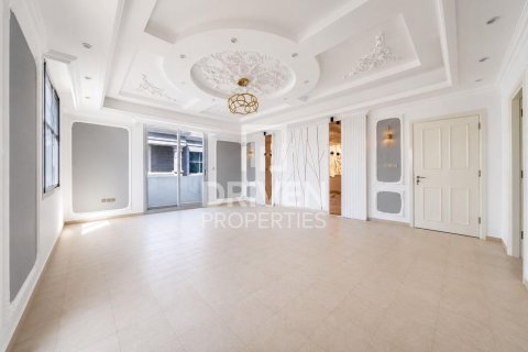 Villa in Falcon City of Wonders, Dubai 5 bedrooms, 540.14 sq.m. № 127736 - photo 8