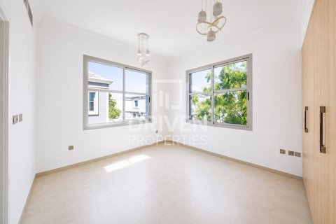 Villa in Falcon City of Wonders, Dubai 5 bedrooms, 540.14 sq.m. № 127736 - photo 14