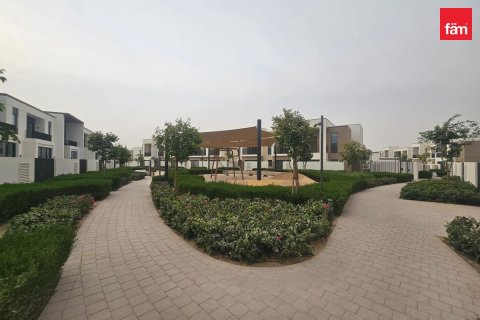 Villa in Dubai 3 bedrooms, 146.3 sq.m. № 123374 - photo 23