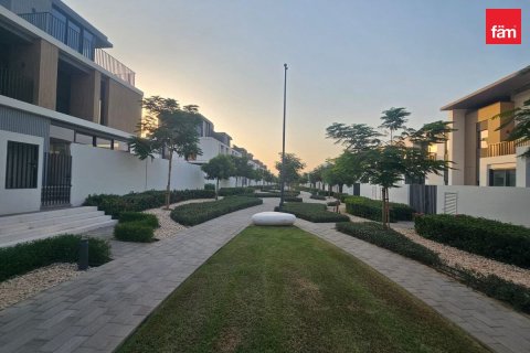 Villa in Dubai 3 bedrooms, 146.3 sq.m. № 123374 - photo 24