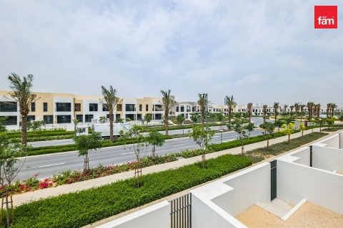Villa in Dubai 3 bedrooms, 146.3 sq.m. № 123374 - photo 7
