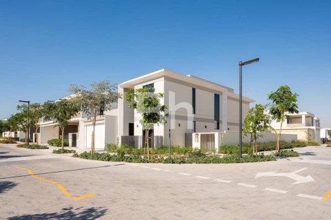 Снять в аренду виллу в Tilal Al Ghaf, Дубай: 5 спален, 503м², № 22030 - фото 1