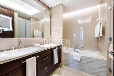 Apartamento en The Address Sky View Towers, Downtown Dubai (Downtown Burj Dubai), Dubai, 2 dormitorios, 157.84 m², № 128263 - foto 13