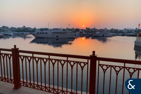 Apartment in Palm Jumeirah, Dubai 3 bedrooms, 256 sq.m. № 91607 - photo 10