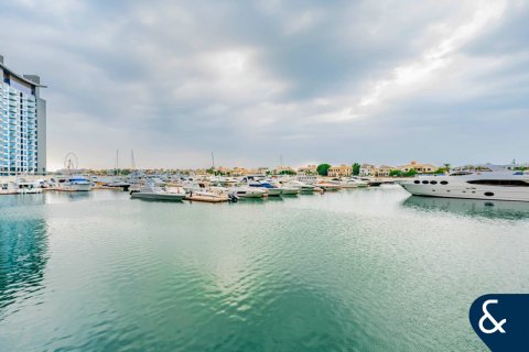 Apartment in Palm Jumeirah, Dubai 3 bedrooms, 256 sq.m. № 91607 - photo 12