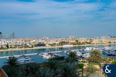 Apartment in Palm Jumeirah, Dubai 2 bedrooms, 174 sq.m. № 91610 - photo 1
