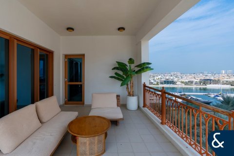 Apartment in Palm Jumeirah, Dubai 2 bedrooms, 174 sq.m. № 91610 - photo 24