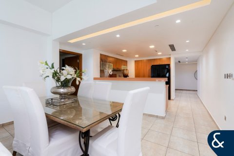 Apartment in Palm Jumeirah, Dubai 2 bedrooms, 174 sq.m. № 91610 - photo 6