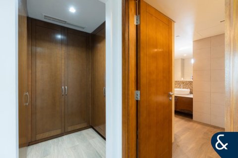 Apartment in Palm Jumeirah, Dubai 2 bedrooms, 174 sq.m. № 91610 - photo 12