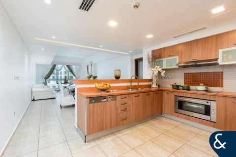 Apartment in Palm Jumeirah, Dubai 2 bedrooms, 174 sq.m. № 91610 - photo 4