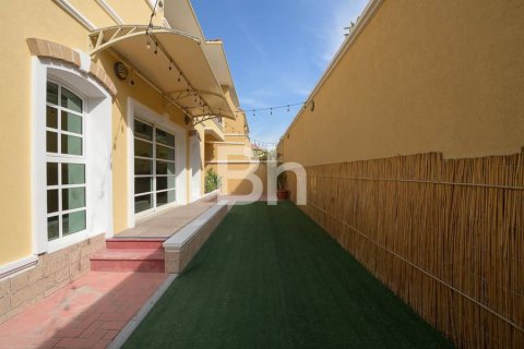 فيلا في Dubai Sports City, دبي 3 غرف نوم, 271 م² رقم 21959 - صورة 18