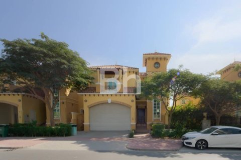 فيلا في Dubai Sports City, دبي 3 غرف نوم, 271 م² رقم 21959 - صورة 1