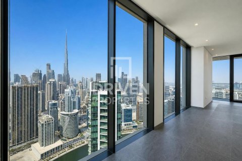 Apartment in Business Bay, Dubai 4 bedrooms, 240.71 sq.m. № 143061
