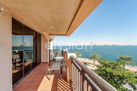 Appartement à Palm Jumeirah, Dubai, 1 chambre, 142 m², № 37875 - photo 4