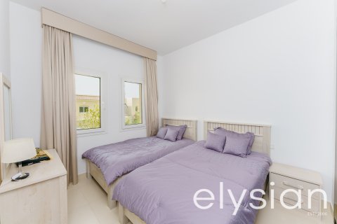 Villa in Bella Casa, Serena, Dubai 3 bedrooms, 211 sq.m. № 37873 - photo 12
