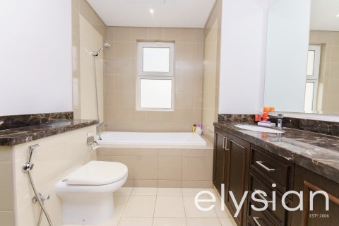 Villa in Bella Casa, Serena, Dubai 3 bedrooms, 211 sq.m. № 37873 - photo 10