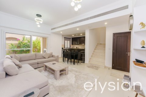 Villa in Bella Casa, Serena, Dubai 3 bedrooms, 211 sq.m. № 37873 - photo 1