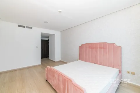 Снять в аренду квартиру в Дубай Марине, Дубай: 4 спальни, 524м², № 62994 - фото 3