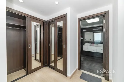 Снять в аренду квартиру в Дубай Марине, Дубай: 4 спальни, 524м², № 62994 - фото 17