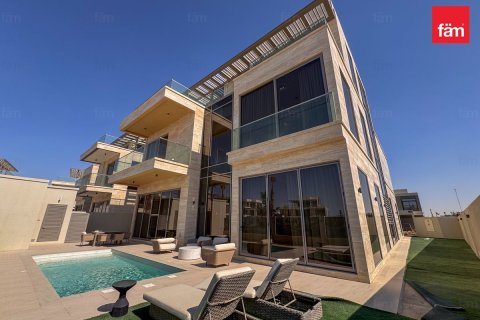 Villa in Dubai 5 bedrooms, 672 sq.m. № 89220