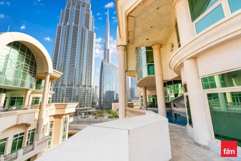 Hotel Apartment in Dubai 4 bedrooms, 495 sq.m. № 11640 - photo 1