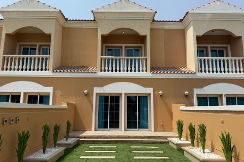 Townhouse in Jumeirah Village Triangle, Dubai 2 bedrooms, 152 sq.m. № 120344
