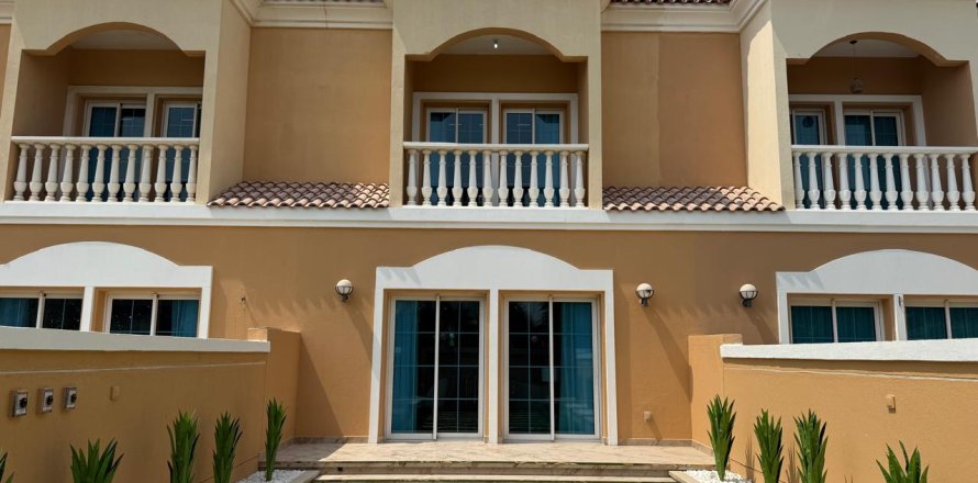 Townhouse in Jumeirah Village Triangle, Dubai 2 bedrooms, 152 sq.m. № 120344