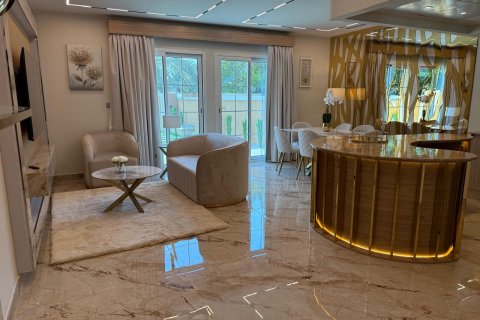Townhouse in Jumeirah Village Triangle, Dubai 2 bedrooms, 152 sq.m. № 120344 - photo 2