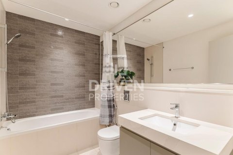 Appartement à EMAAR Beachfront, Dubai Harbour, Dubai, 2 chambres, 119.1 m², № 127892 - photo 9