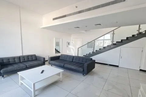 Apartamento en CRYSTAL RESIDENCE en Jumeirah Village Circle, Dubai, 2 dormitorios, 126 m², № 121935 - foto 4