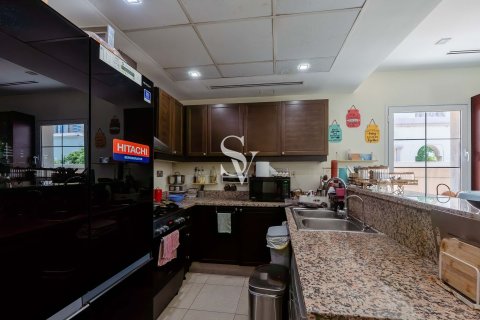 Villa à Jumeirah Village Triangle, Dubai, 2 chambres, 645 m², № 121933 - photo 4