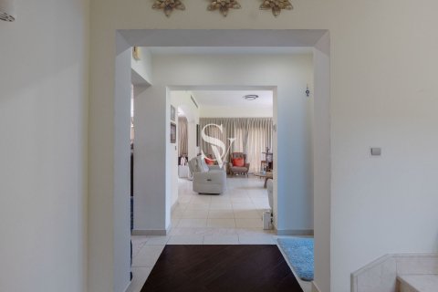 Villa à Jumeirah Village Triangle, Dubai, 2 chambres, 645 m², № 121933 - photo 5