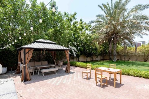 Villa à Jumeirah Village Triangle, Dubai, 2 chambres, 645 m², № 121933 - photo 13