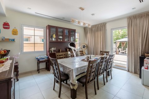 Villa à Jumeirah Village Triangle, Dubai, 2 chambres, 645 m², № 121933 - photo 10