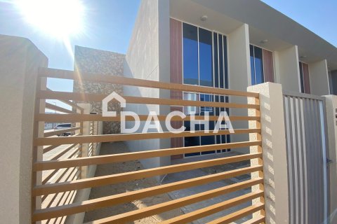 Таунхаус в Dubai Land, Дубай, 1 спальня, 90м², № 104976