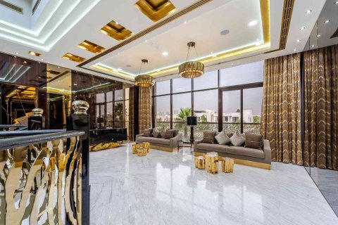 Villa in Dubai 6 bedrooms, 3054 sq.m. № 120378 - photo 14