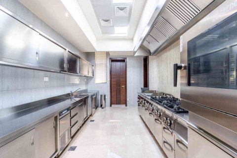 Villa in Dubai 6 bedrooms, 3054 sq.m. № 120378 - photo 29