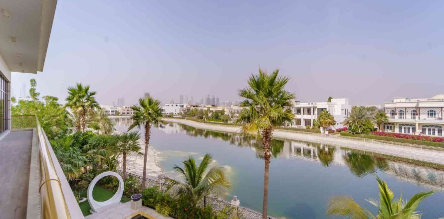 Villa in Dubai 6 bedrooms, 3054 sq.m. № 120378
